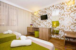 Отель Hotel Corvaris Бухарест Двухместный номер с 2 отдельными кроватями-1